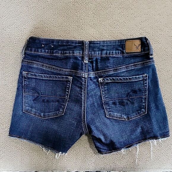 American Eagle Shortie Super Stretch Distressed Jean Shorts - Size 2 - Picture 2 of 14